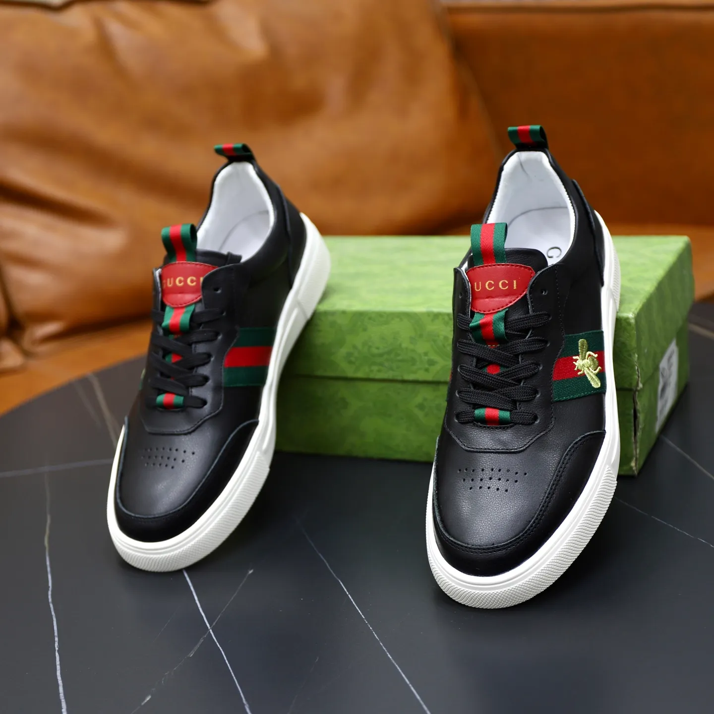Ex-factory price: 462💰🙅‍♂️🙅‍♂️🙅‍♂️ Brand: GUCCI Standard code: 38-44 (45 customized) Grade: Same as the official website Material: Original leather splicing Comfortable and breathable pigskin lining Original wear-resistant outsole Style category: Men's fashion casual shoes Running sneakers Distinguished luxury brand elements Top luxury Color: actual picture color